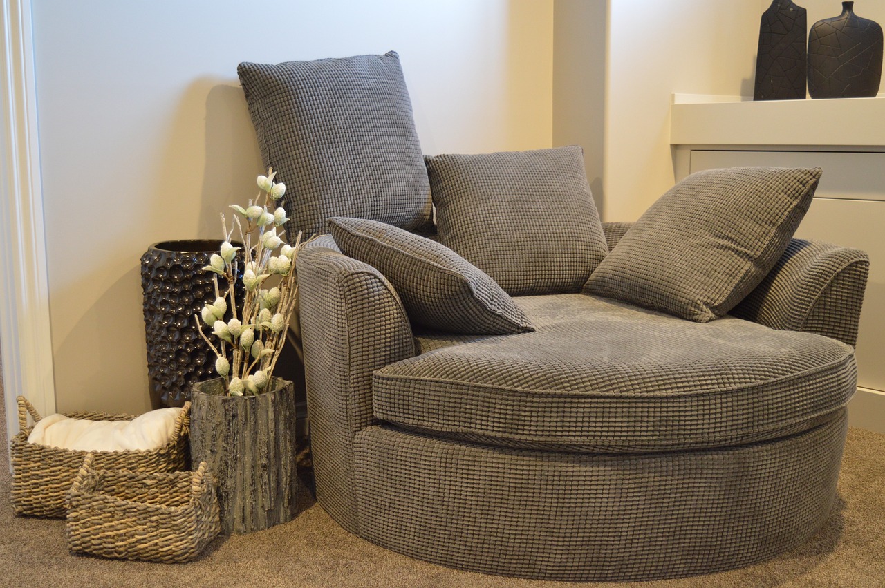 Fotel tapicerowany: połączenie komfortu i stylu w Twoim domu